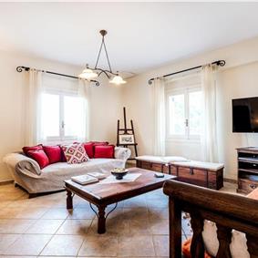 3 bedroom villa with pool & sea & mountain views, Episkepsi, sleeps 7